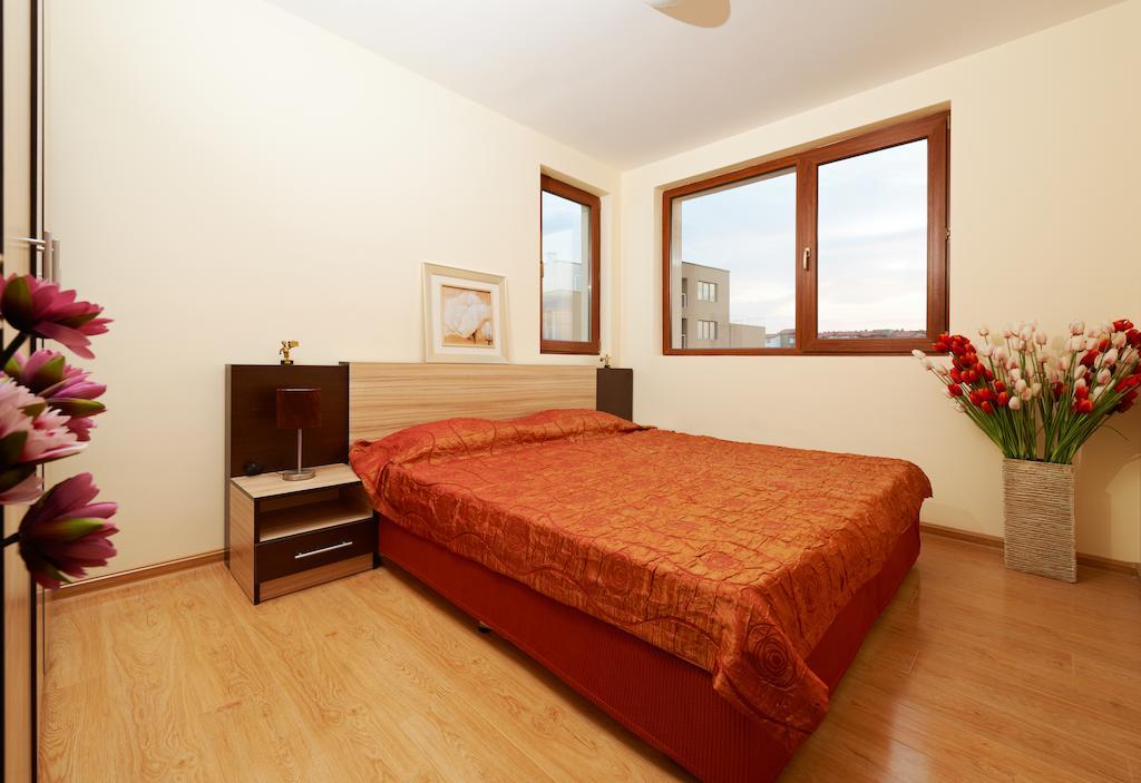 Stanny Court Aparthotel Nesebar Habitación foto